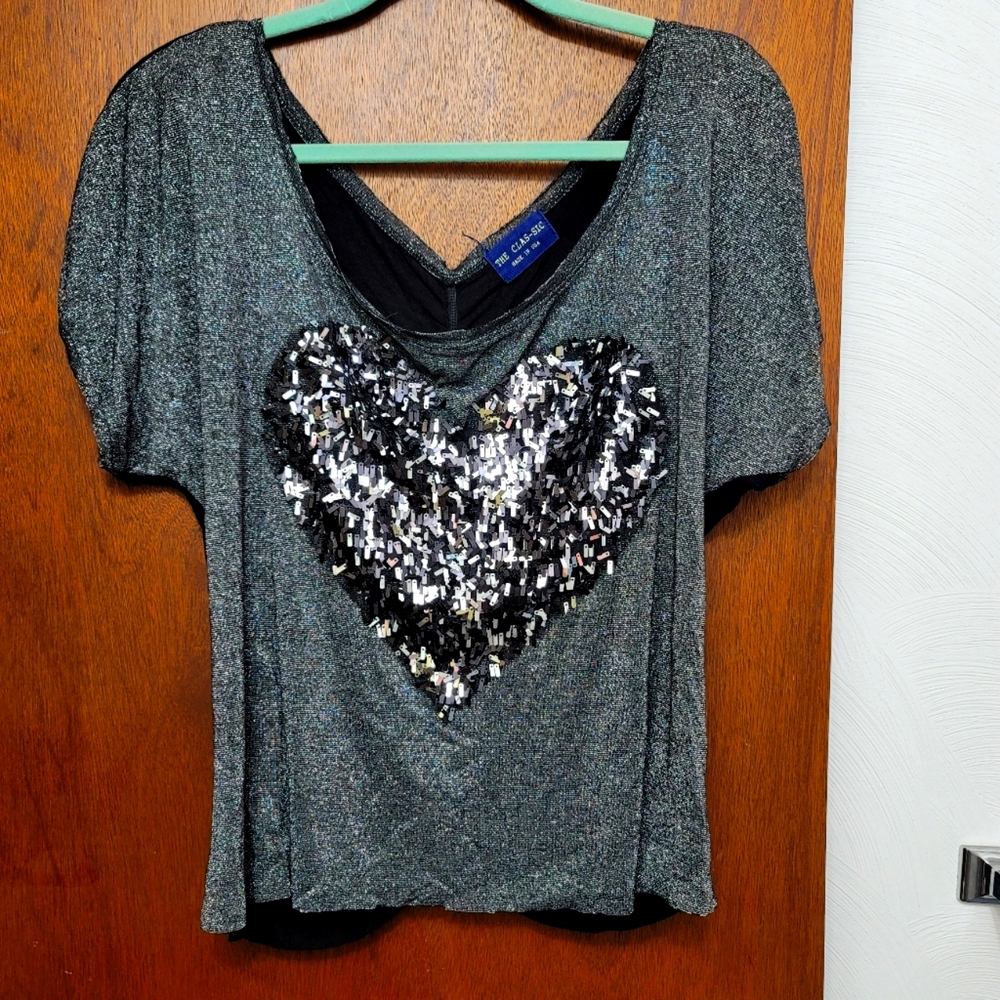 VTG.  The Clas-sic Metalic Sequin Top. Size M. (478)